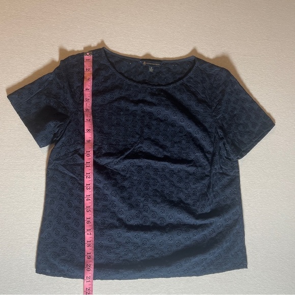 Brooks Brothers 100% Cotton Eyelet Lace Navy Blue Cropped Short Sleeve Top, Sz 6 - Picture 3 of 7